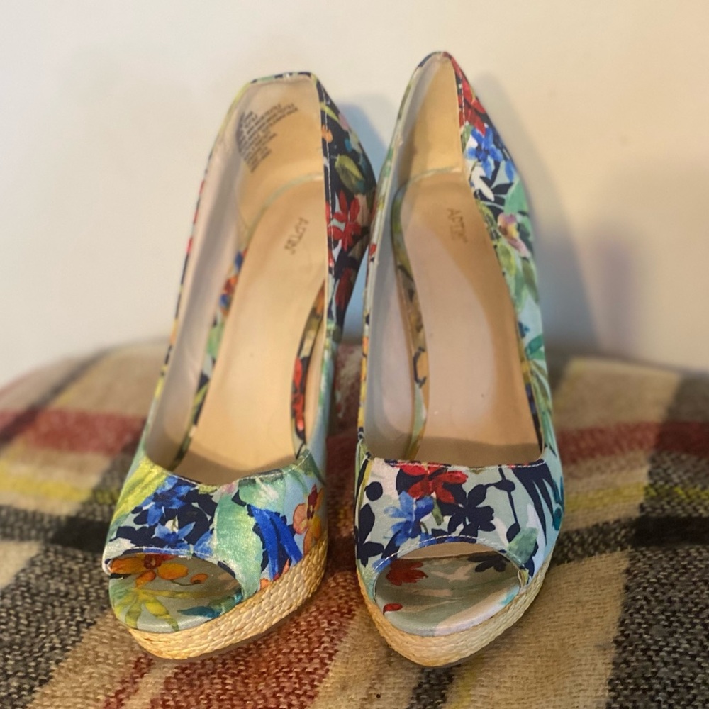 Flowered heels - Picture 4 of 10